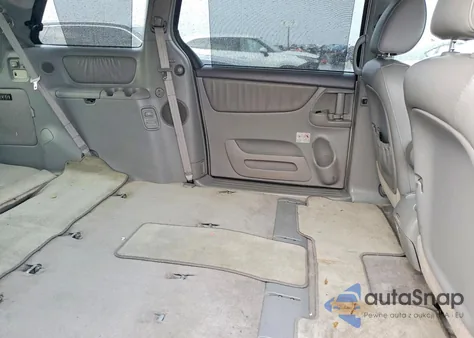 2010 Toyota Sienna Xle z USA, uszkodzony, nr VIN 5TDYK4CC8AS336360